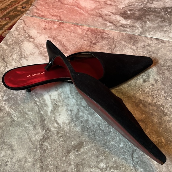 Burberry Classic Black Suede Mules - EU Size 41. Slightly worn, good condition. - Picture 3 of 6